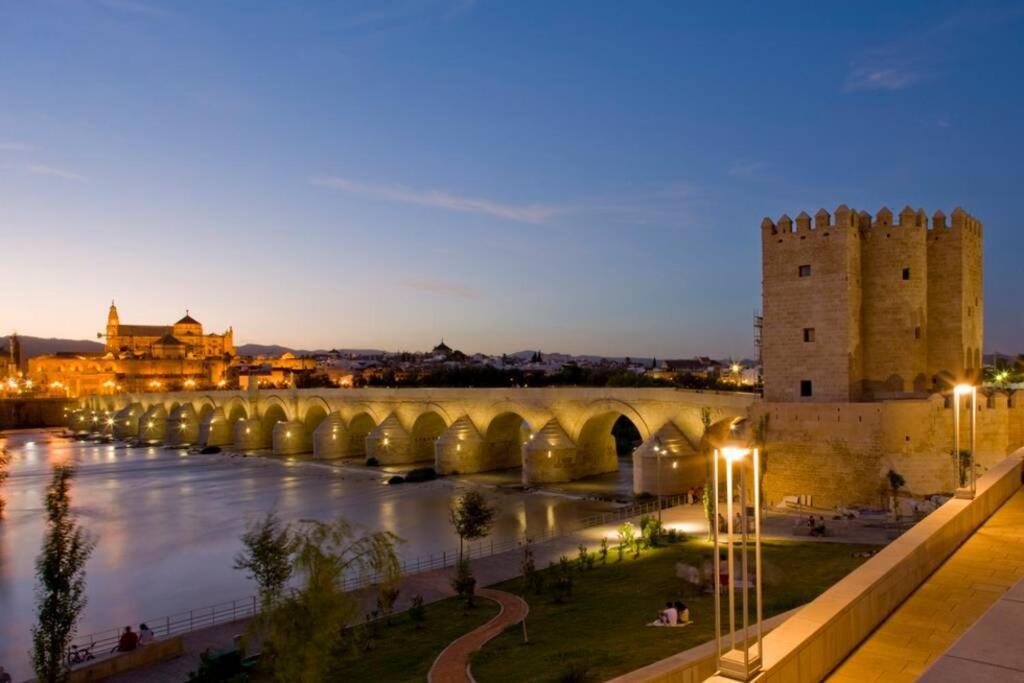 Apartament Apartamento Al-Zhara, Junto Puente Romano Kordoba Zewnętrze zdjęcie